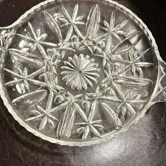 Vintage Clear Pressed Glass Relish Dish – Starburst Divided Tray, Mid-Century - Picture 6 of 10